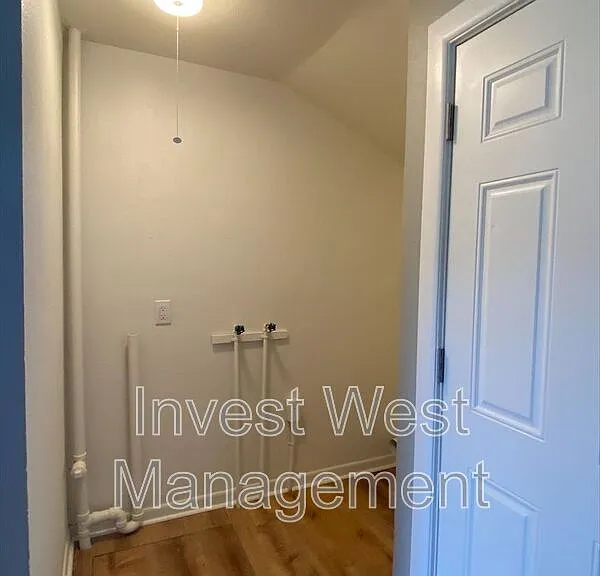 224 Cypress St — Photo 14