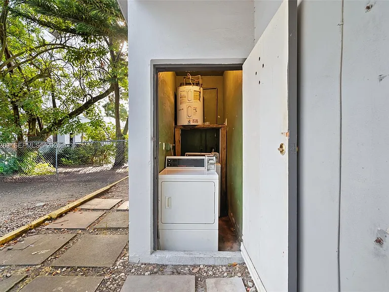 446 SW 4th Ave #2 — Photo 11