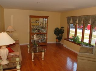 309 Rosehill Dr, Lemont, IL