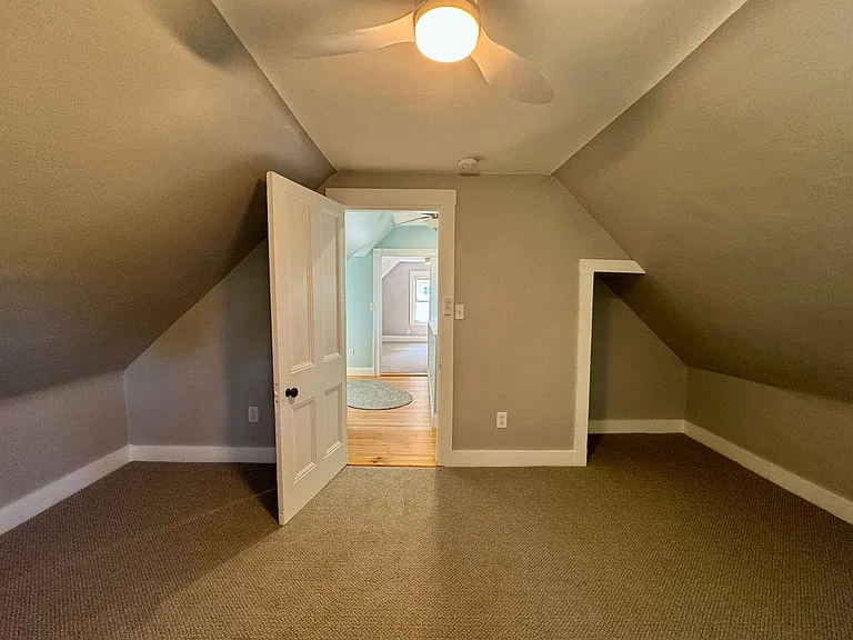 286 Pine St — Photo 13