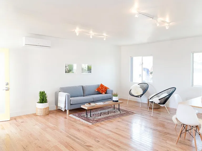 1920 Clinton St #7 — Photo 2