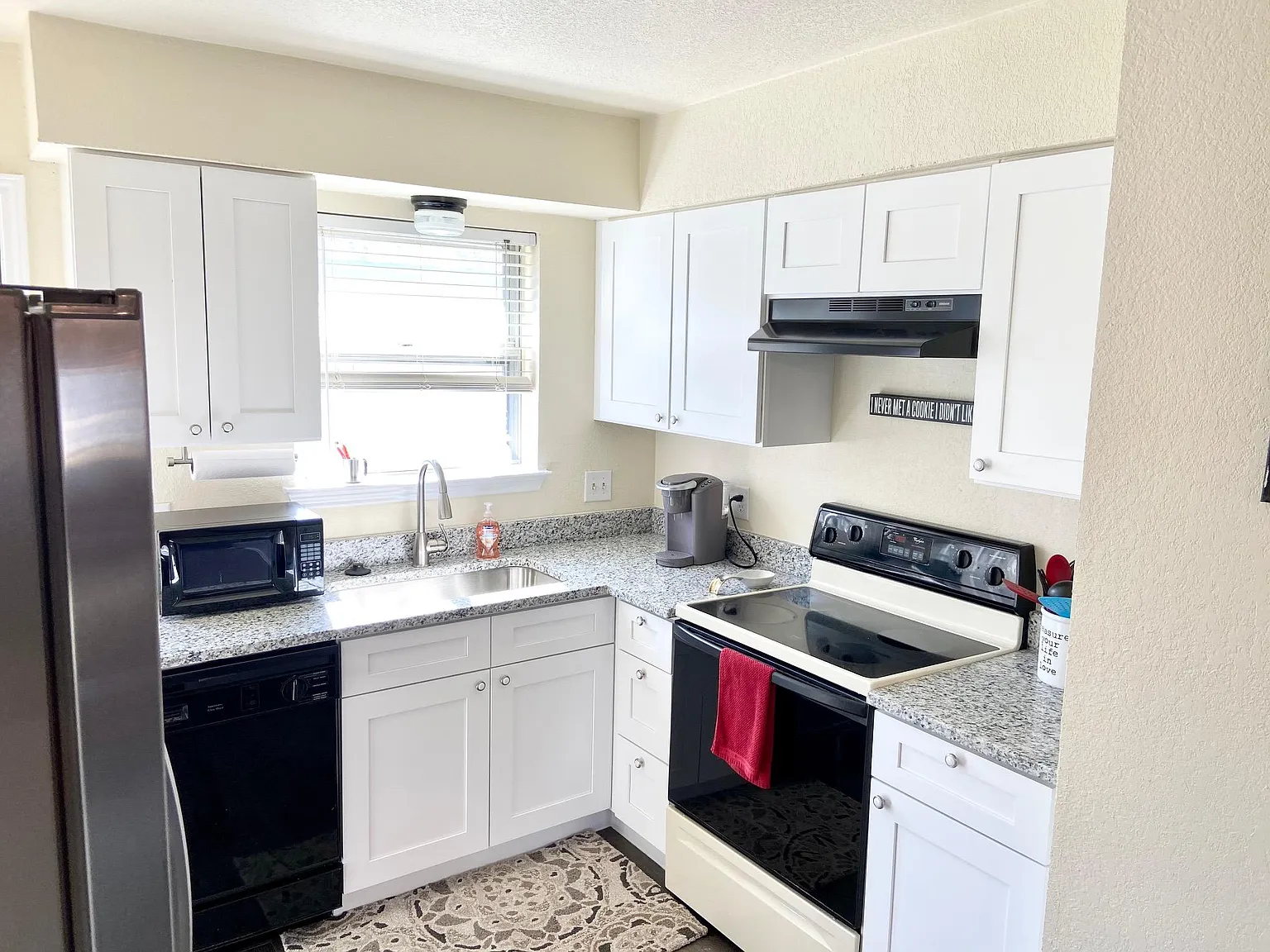 3 bed, 1260 sqft, $4,000 — Photo 3