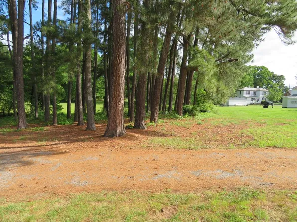 3 Music St S, Gretna, VA 24557