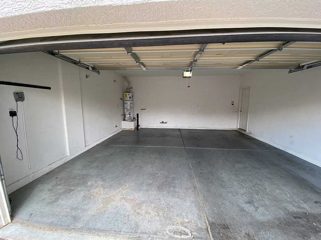 3 bed, 2.5 bath, 1805 sqft, $1,750 — Photo 3