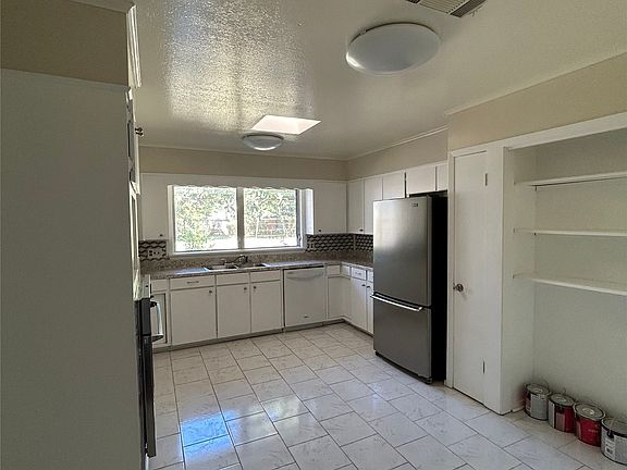 5th image of 813 Captain Shreve Dr