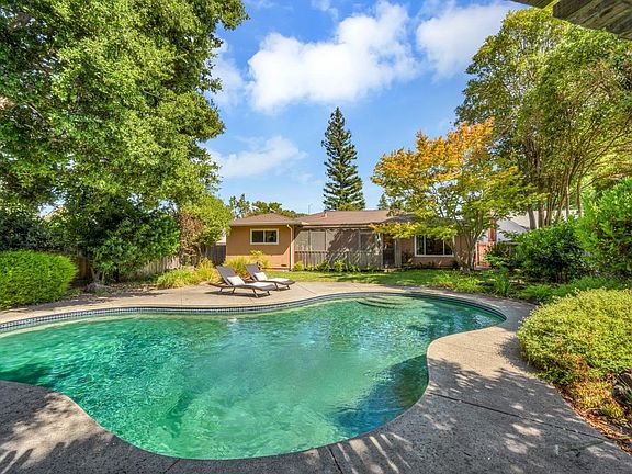 2nd image of 1154 Cayetano Drive