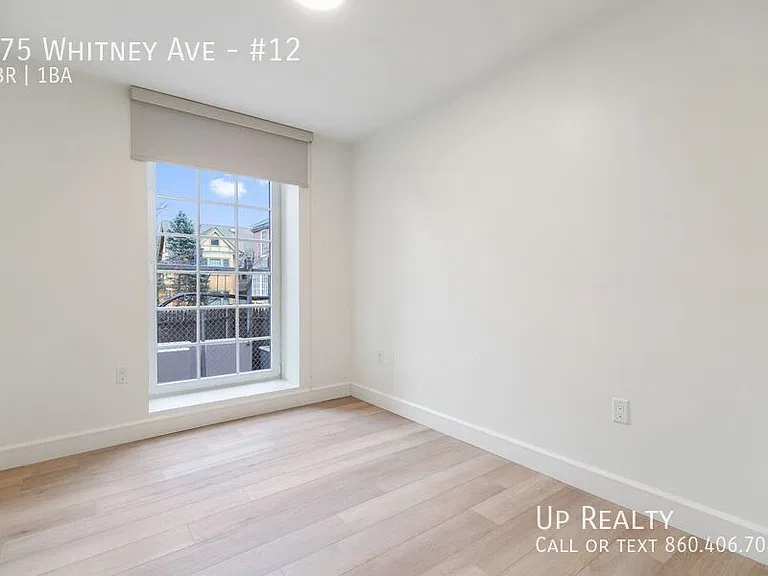 575 Whitney Ave #12 — Photo 16