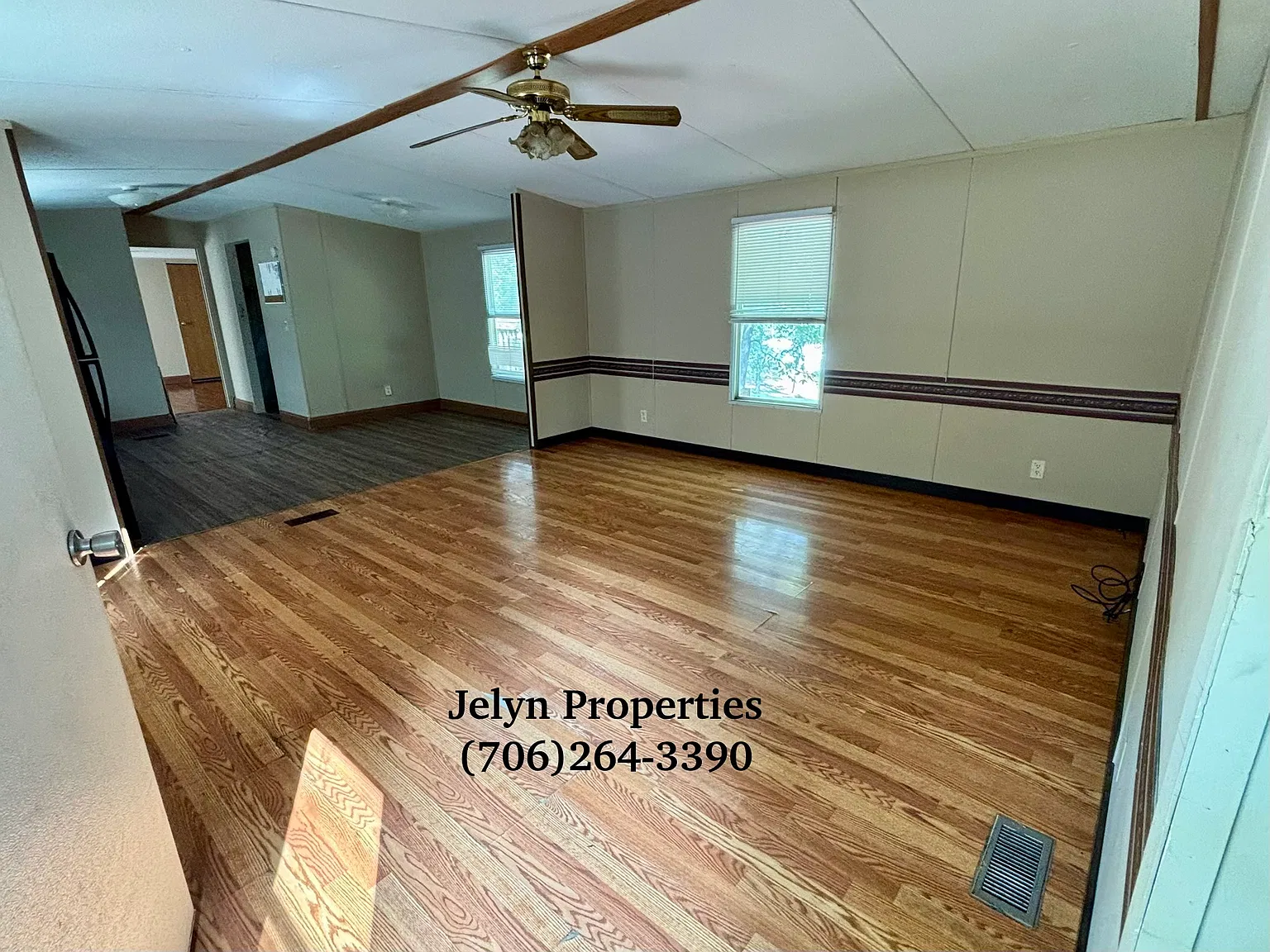 3 bed, 900 sqft, $900 — Photo 2