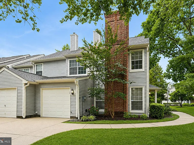 1 Colebrook Ct — Photo 30