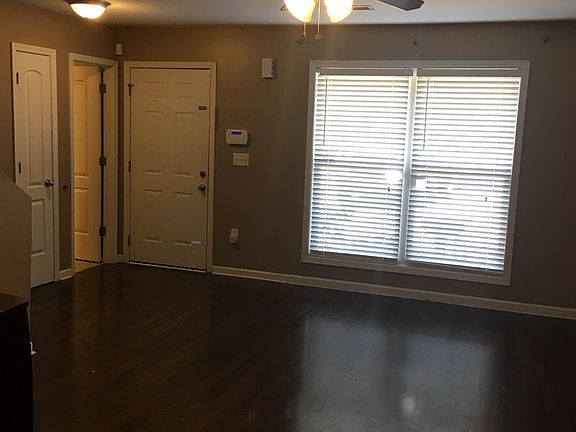 2nd image of 1176 Glades Pkwy
