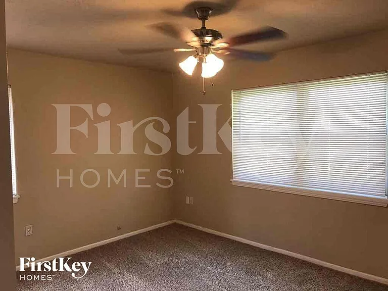 5605 Odessa Ave — Photo 13