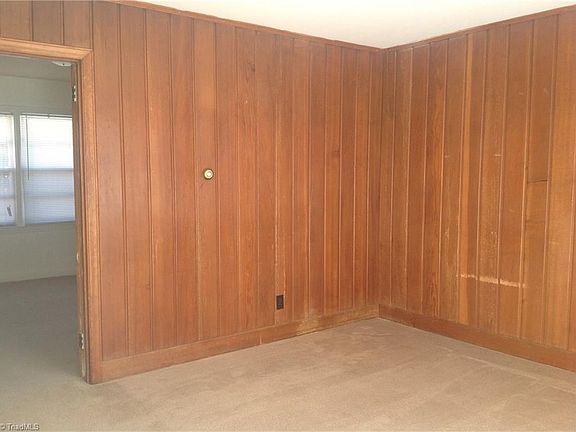 4th image of 217 McIver St #A