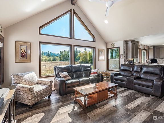 2nd image of 114 Green Water Drive