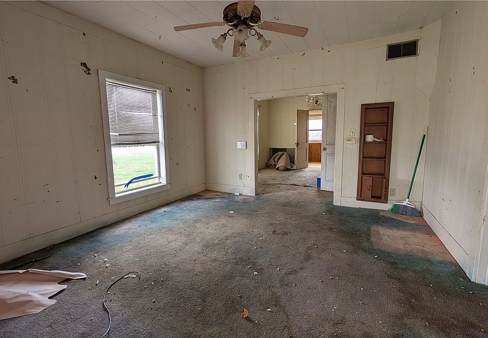 1st image of 722 Oak Ave