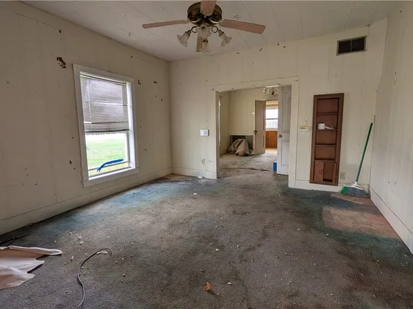 722 Oak Ave, Springdale, AR 72764