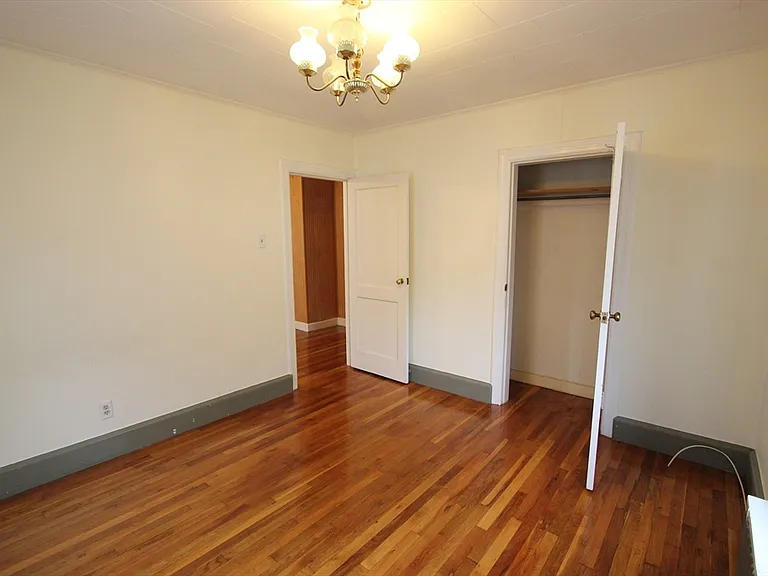 23 Saxon St #23 — Photo 12