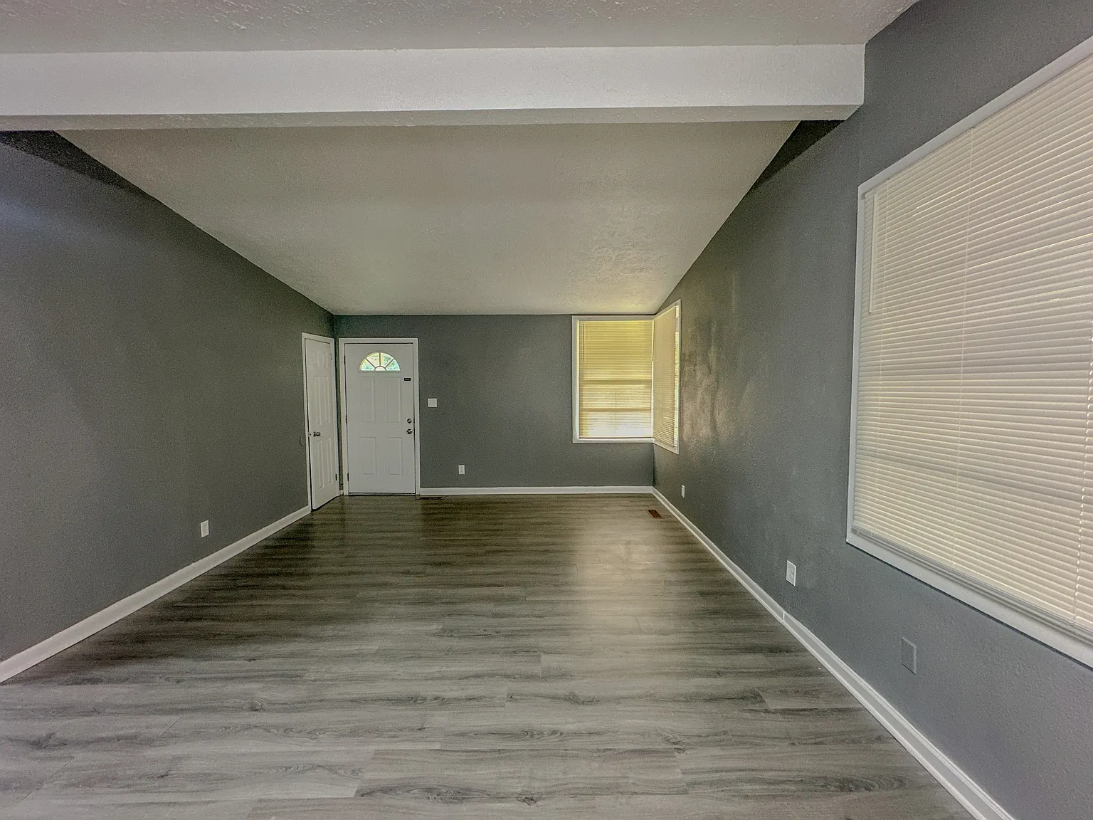1013 Hillside Dri - 1 — Photo 2