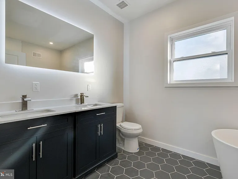 614 Hoffman St — Photo 22