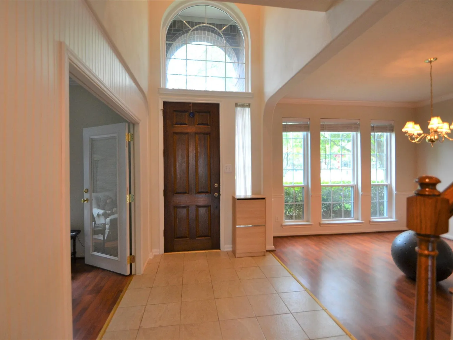 5 bed, 2.5 bath, 2890 sqft, $2,795 — Photo 3
