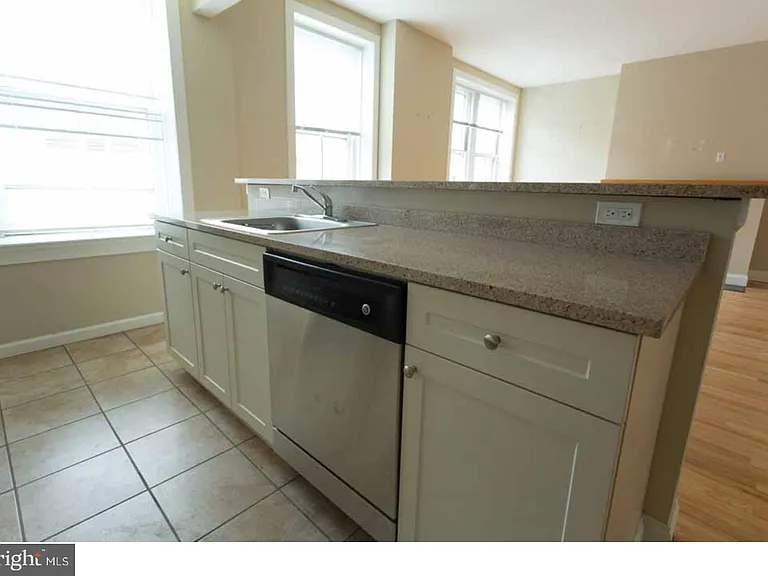 1100 Spruce St #2A — Photo 9