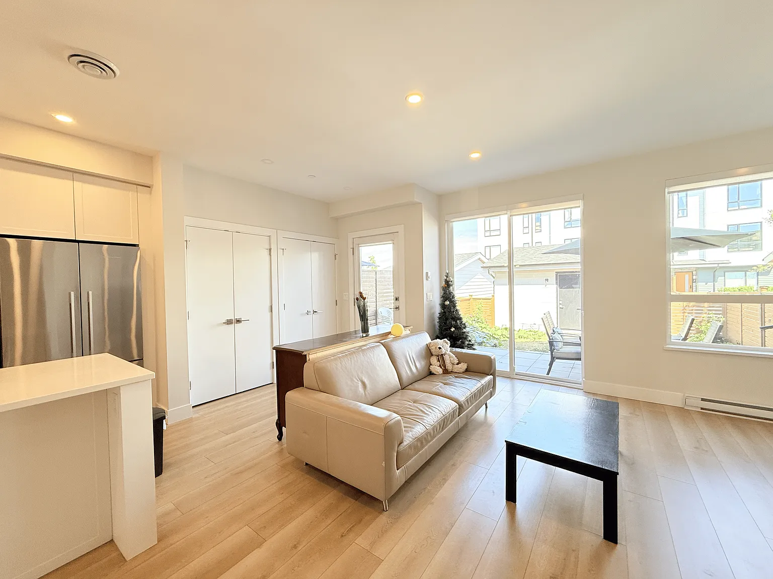 3 bed, 2000 sqft, $1,150 — Photo 4