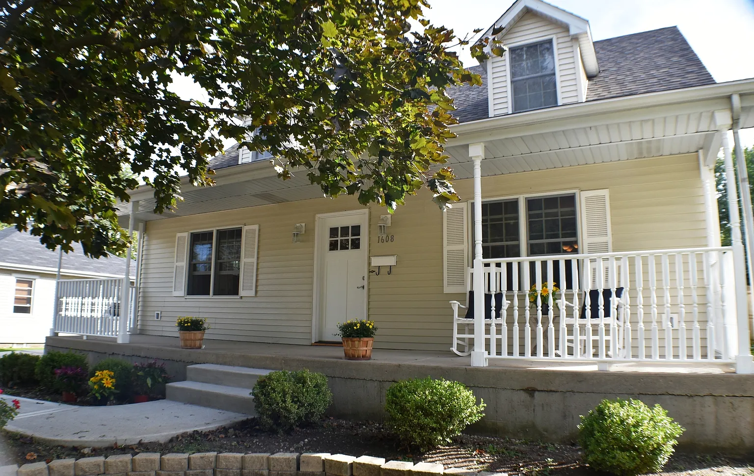 1608 Jones St photo 1
