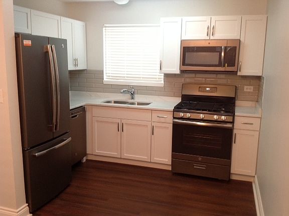 3rd image of 6547 S Kenwood Ave #G