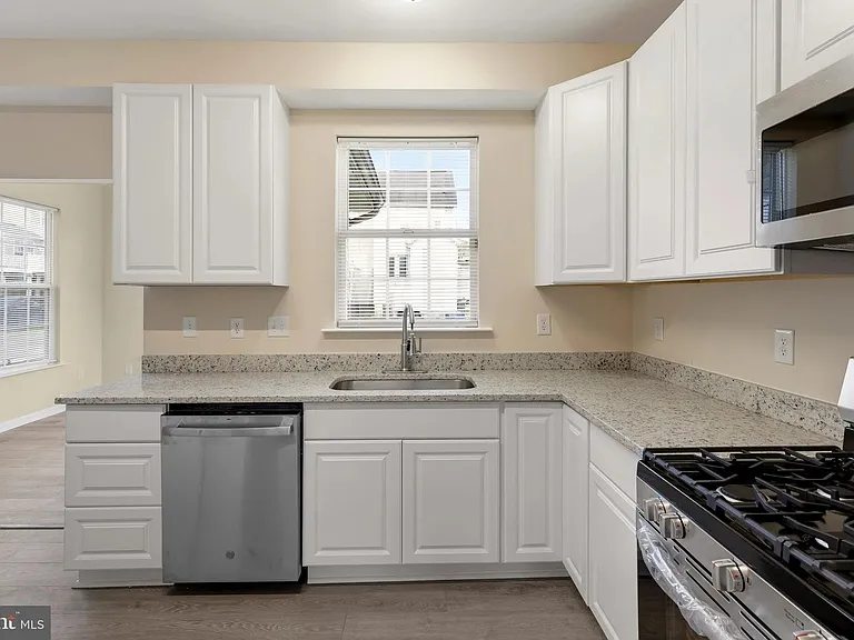 4704 Denview Way — Photo 15