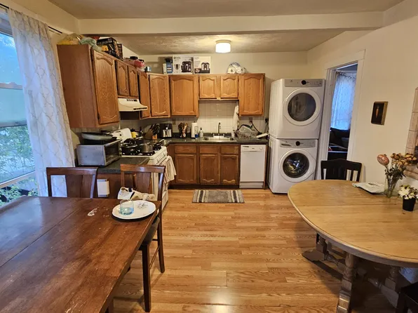 29 Newcastle Rd, Brighton, MA