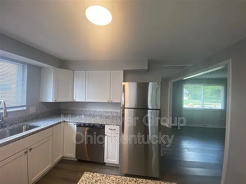 jpg - 4618 Farnham Ave