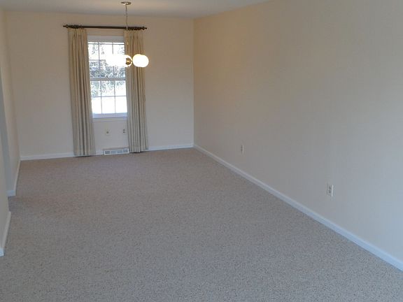 4th image of 3885 Kentland Dr SW