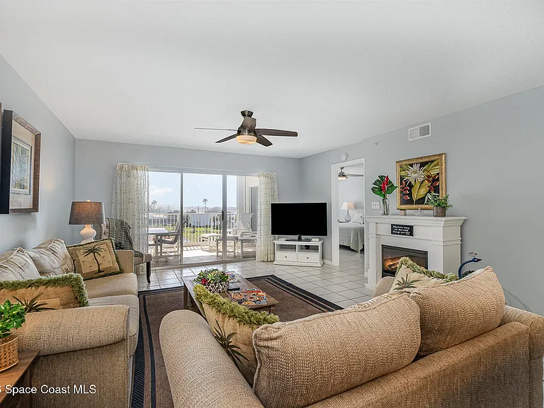 601 Shorewood Dr #G405 — Photo 5