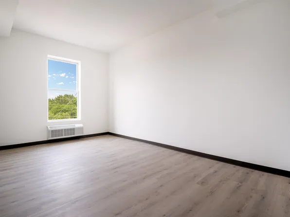 857 Bergen Avenue image 4 of 46