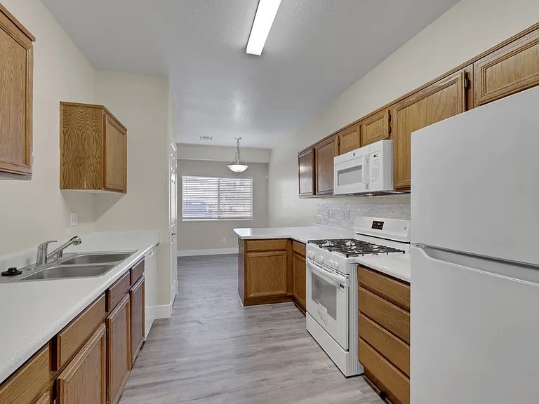 479 Eagle Egg St — Photo 17