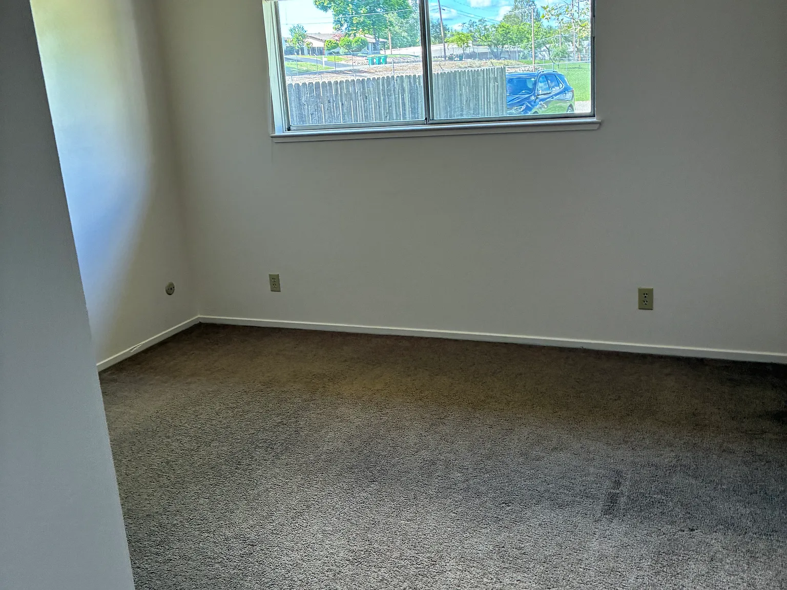 3 bed, 1100 sqft, $1,800 — Photo 3