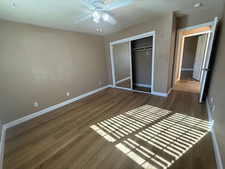 13425 Spring Valley Pkwy — Photo 28