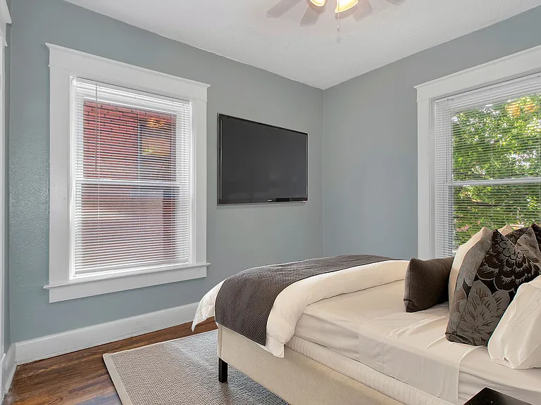 2708 & 2710 Holmes St — Photo 24
