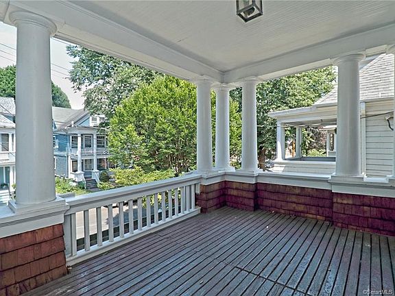 5th image of 90 Linden St Unit 2