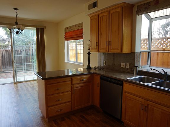 2nd image of 499 Boynton Ave