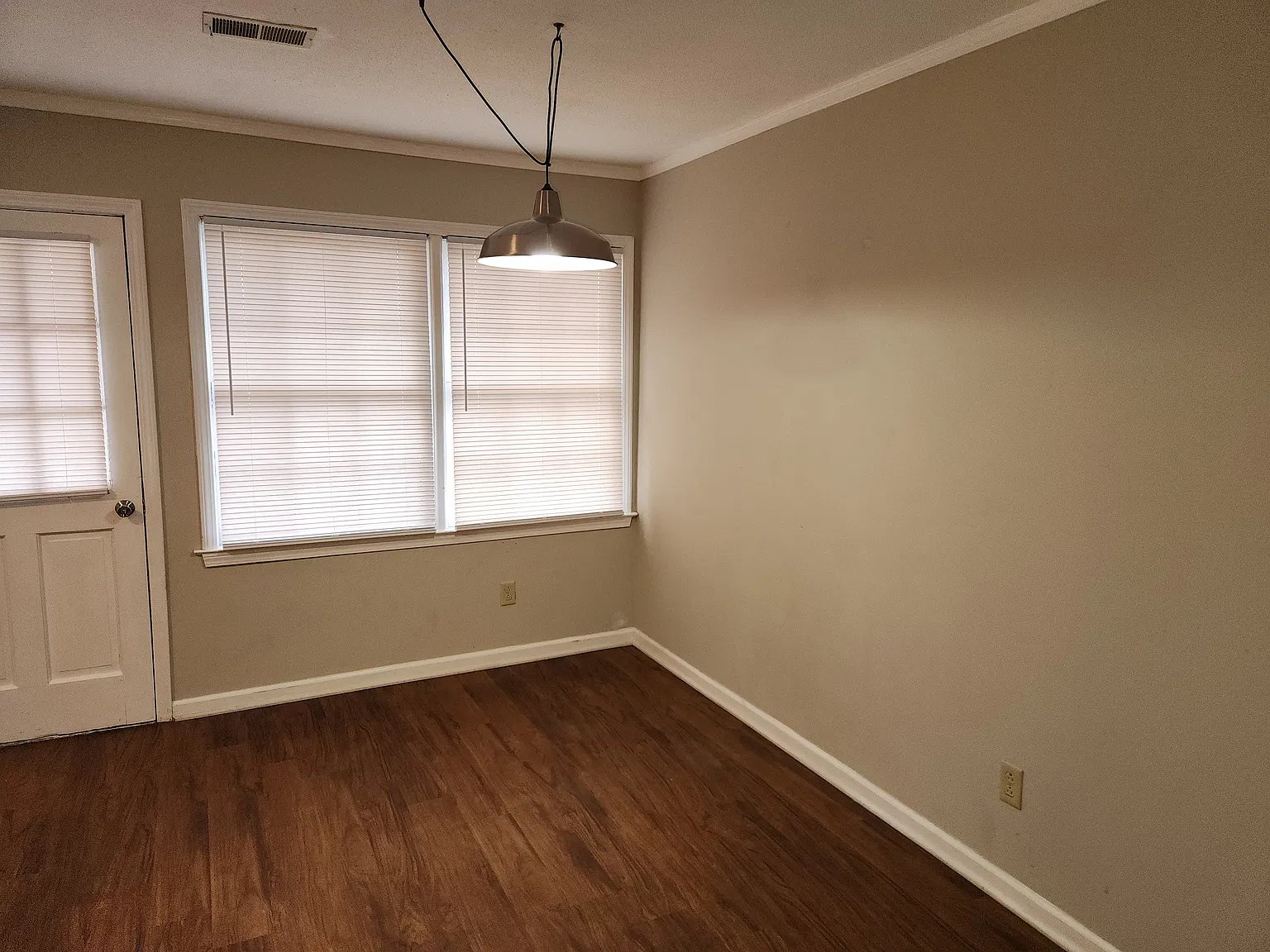 2 bed, 1.5 bath, 950 sqft, $1,395 — Photo 4