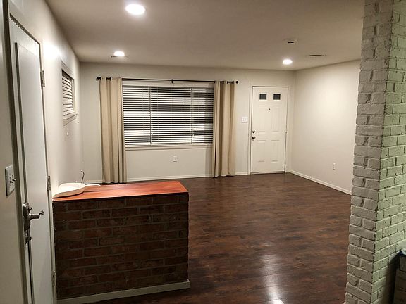 3rd image of 946 Highland Park Dr