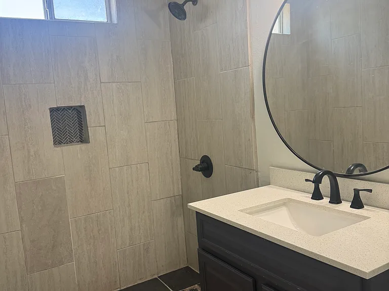 319 S 22nd Ave — Photo 11