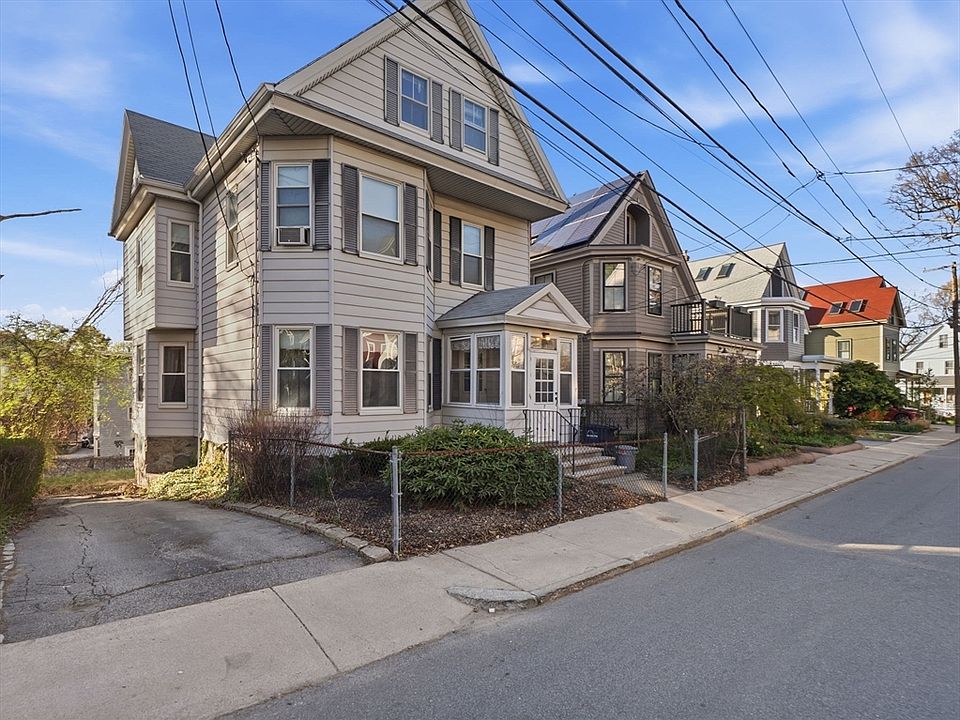 1st image of 7 Sheldon St