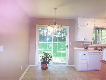 5th image of 15 Westwood Dr