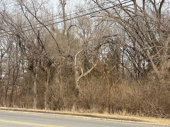 5th image of 3703 N Spring Grove Rd