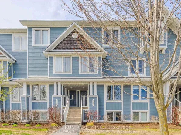 390 Crownridge Dr, Kanata, ON K2M 3A4