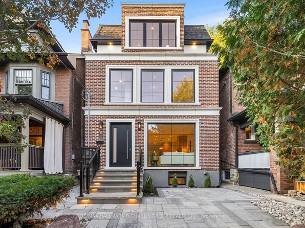 98 Dixon Ave, Toronto, ON M4L 1N7