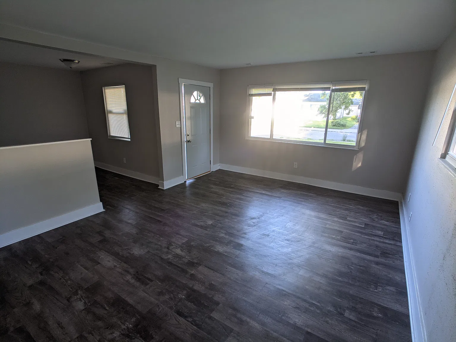 3 bed, 1026 sqft, $1,299 — Photo 2