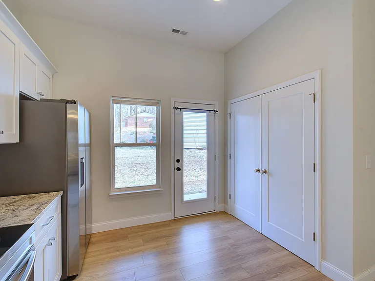 124 Kennedy Rd #A — Photo 10