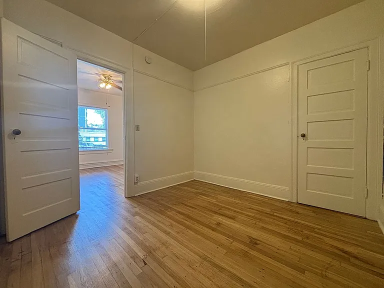 Converse Court Apartments — Photo 21